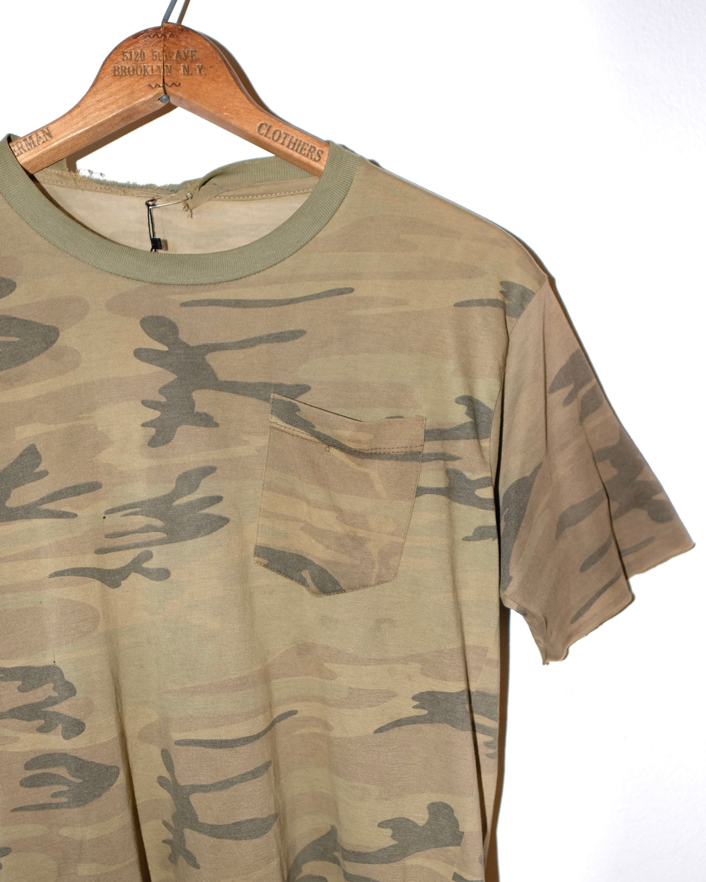 90s CAMOUFLAGE WOODLAND POCKET TEE