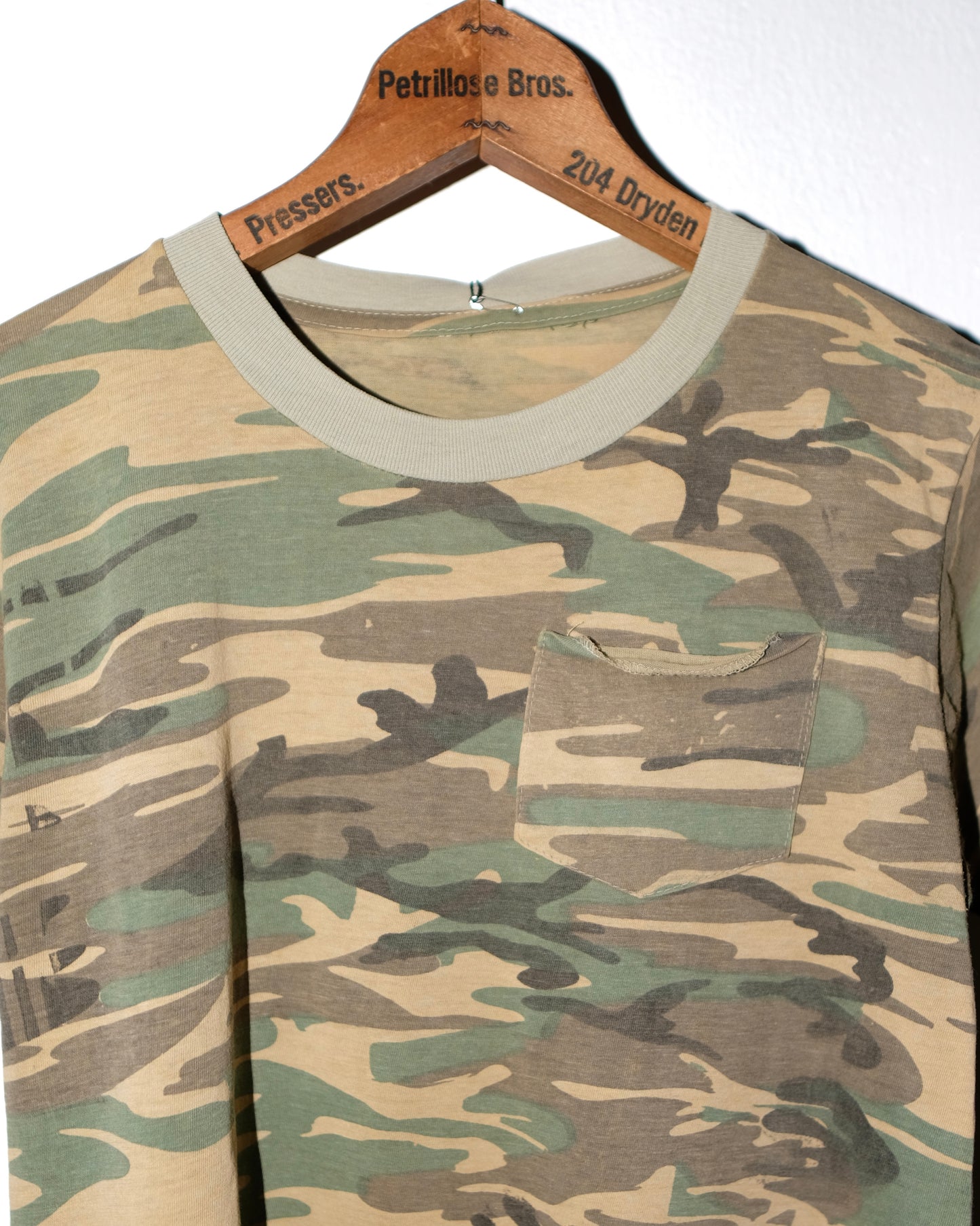 90s CAMOUFLAGE WOODLAND POCKET TEE