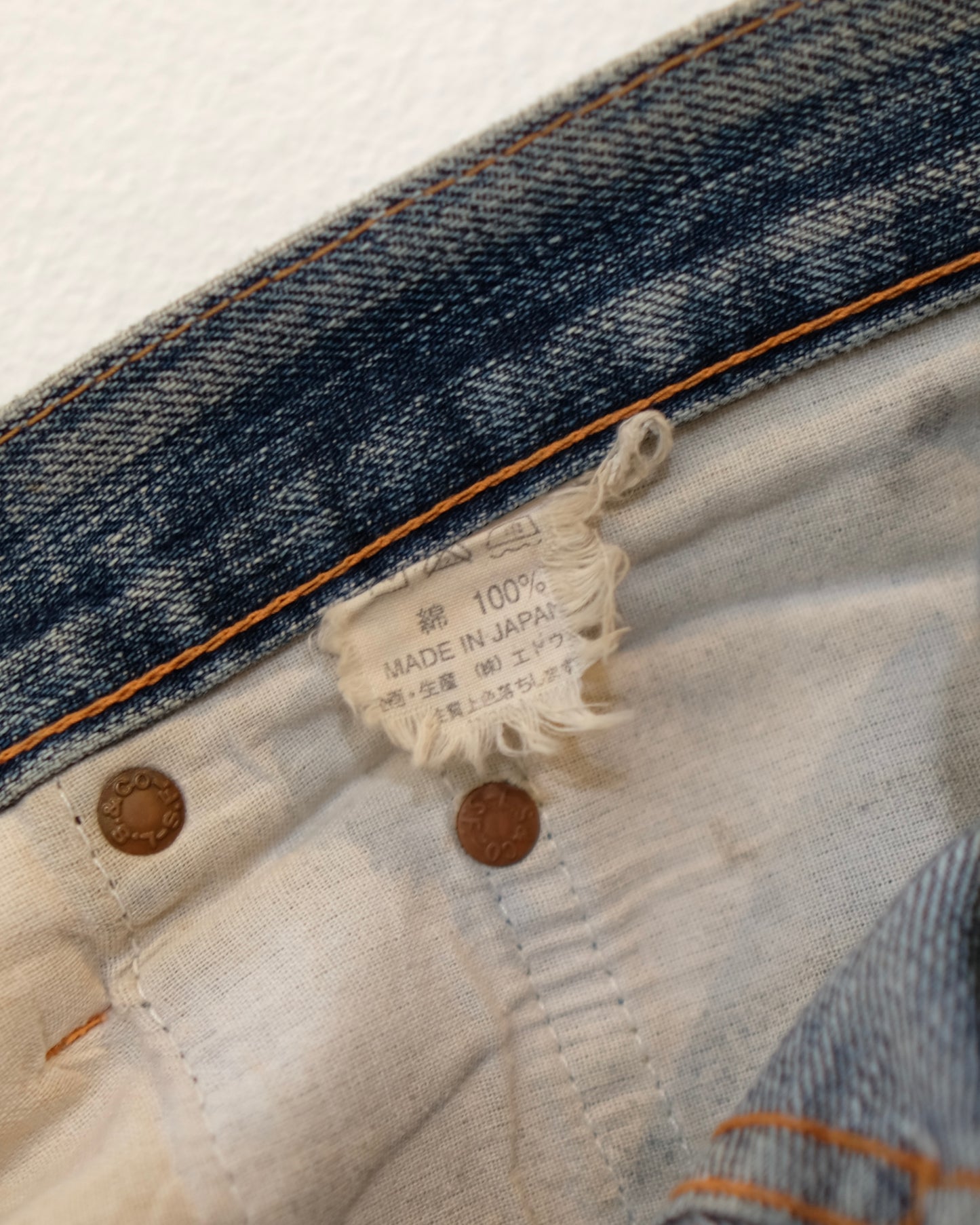LEVI’S 501xx REDLINE FADED AND DISTRESSED MADE IN JAPAN