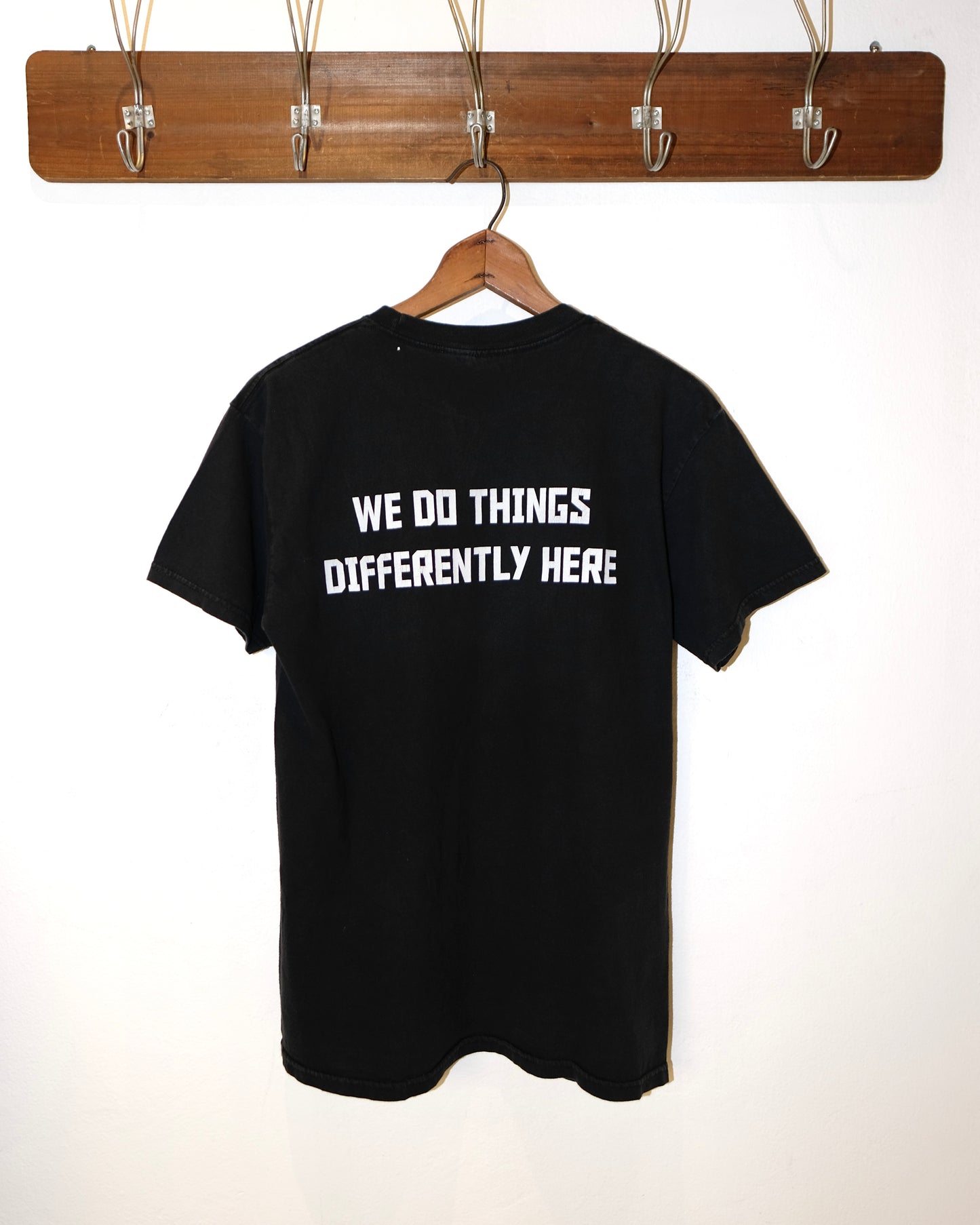 90s I LOVE DV FONT TEE