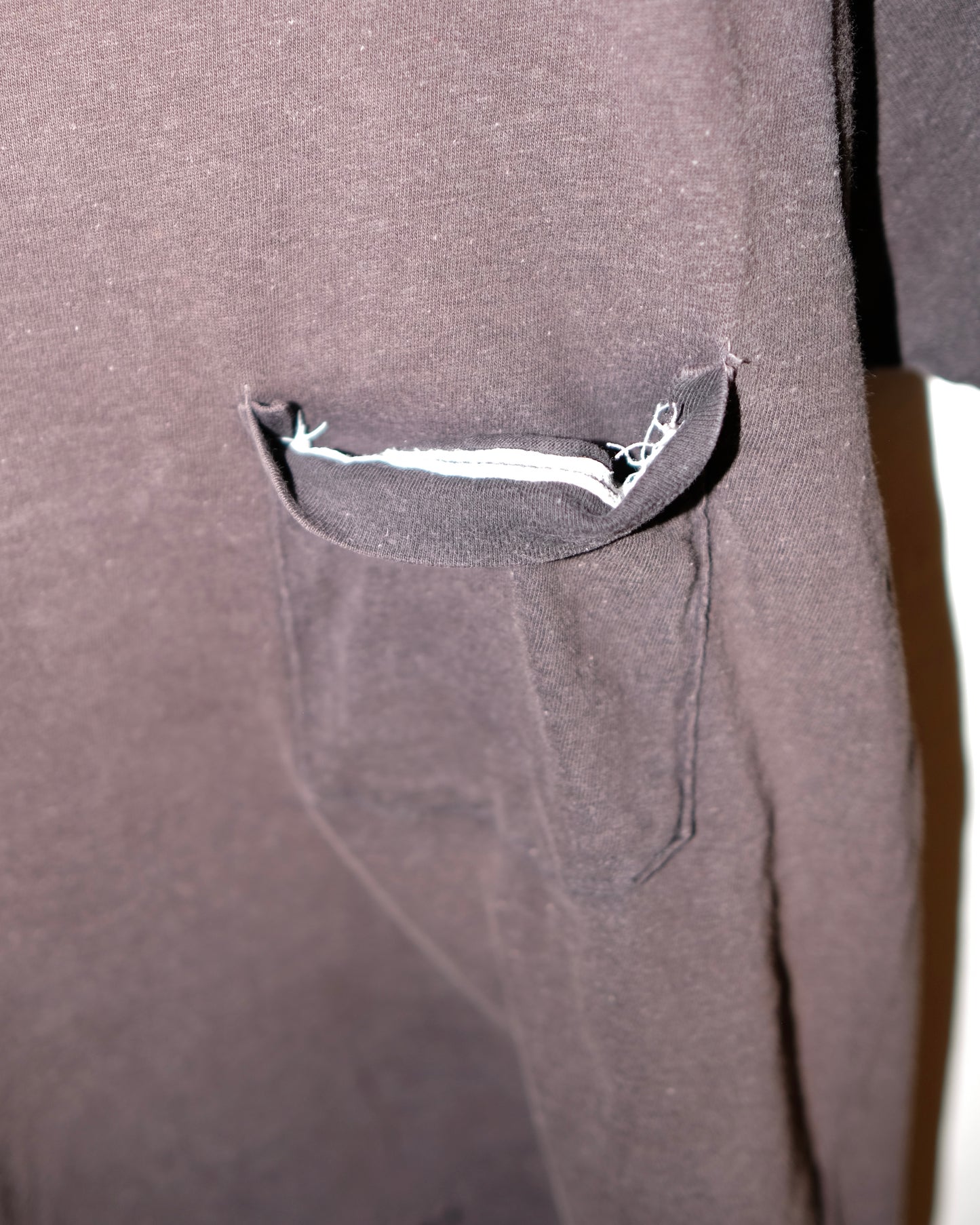 80s FADED POCKET TEE