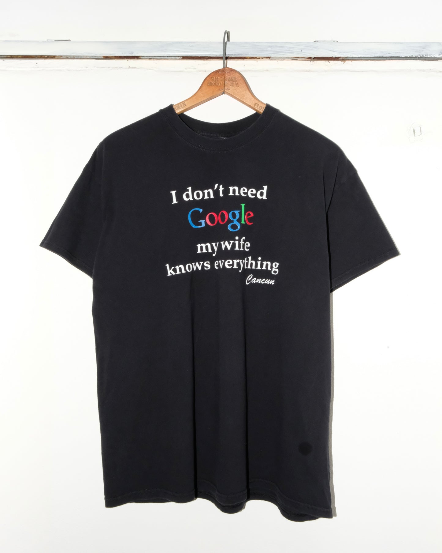 90s ‘IDON’T NEED GOOGLE’ FONT TEE