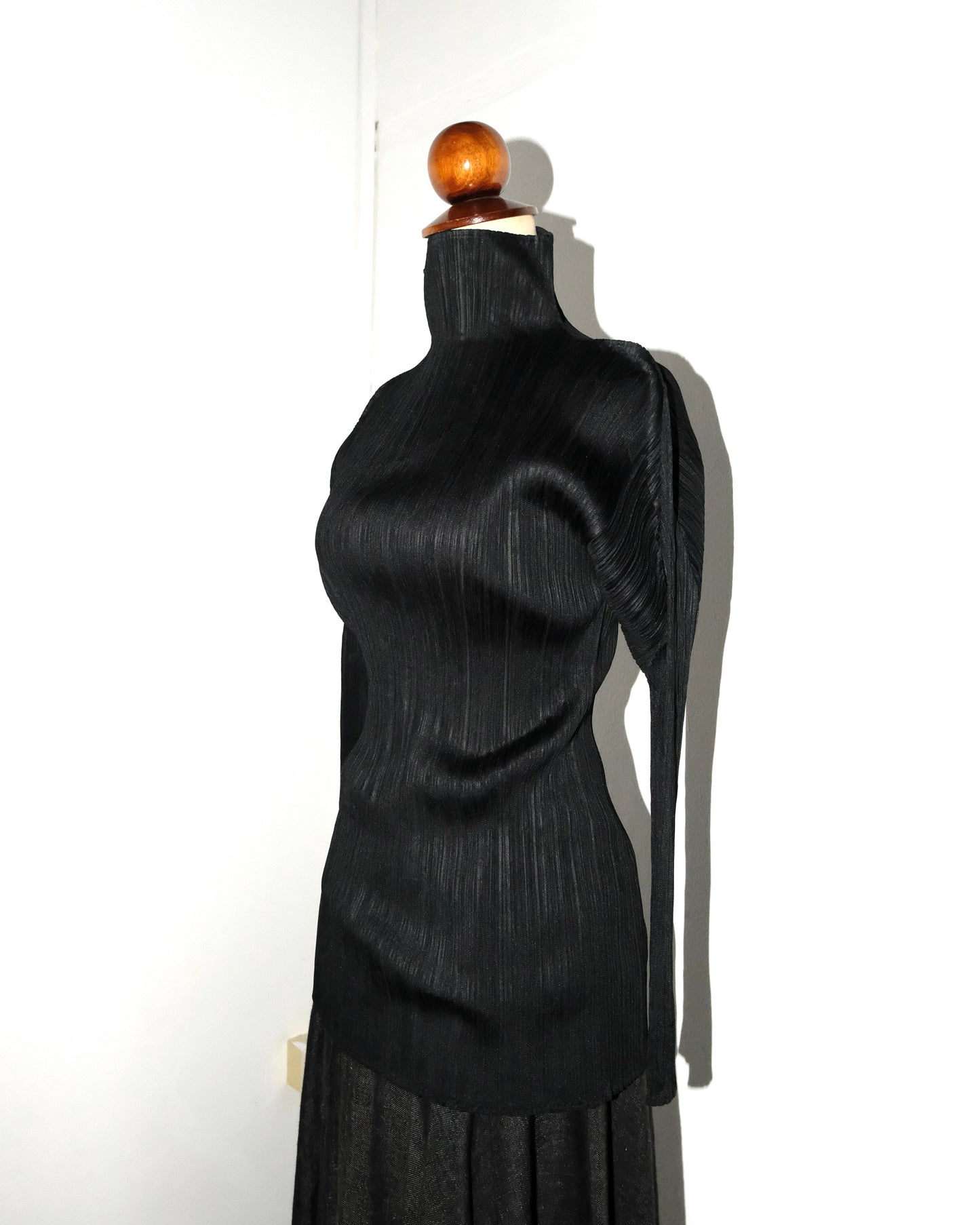 PLEATS PLEASE ISSEY MIYAKE HIGH COLLAR TOP