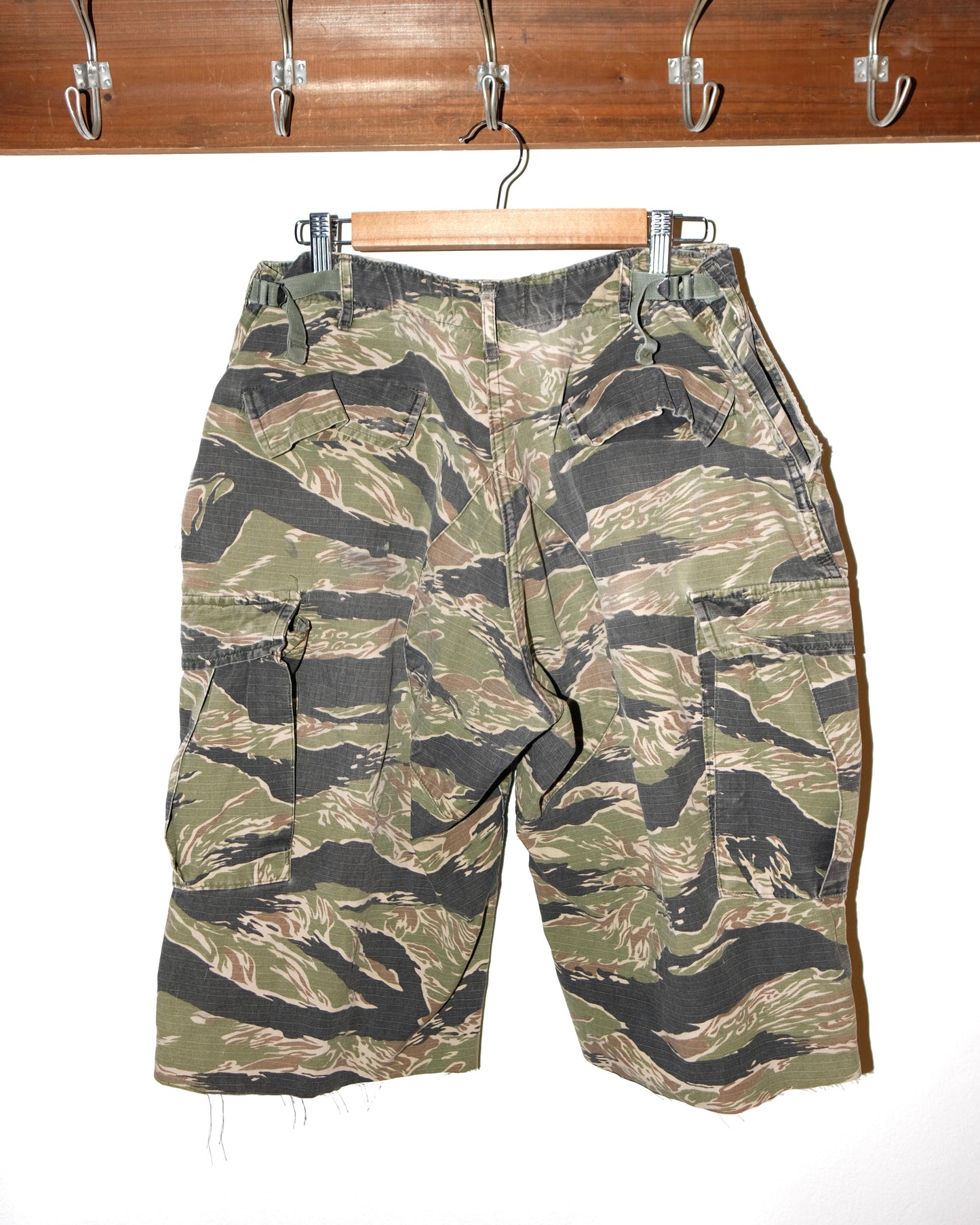JUNGLE SHORT TIGET STRIPE CAMO