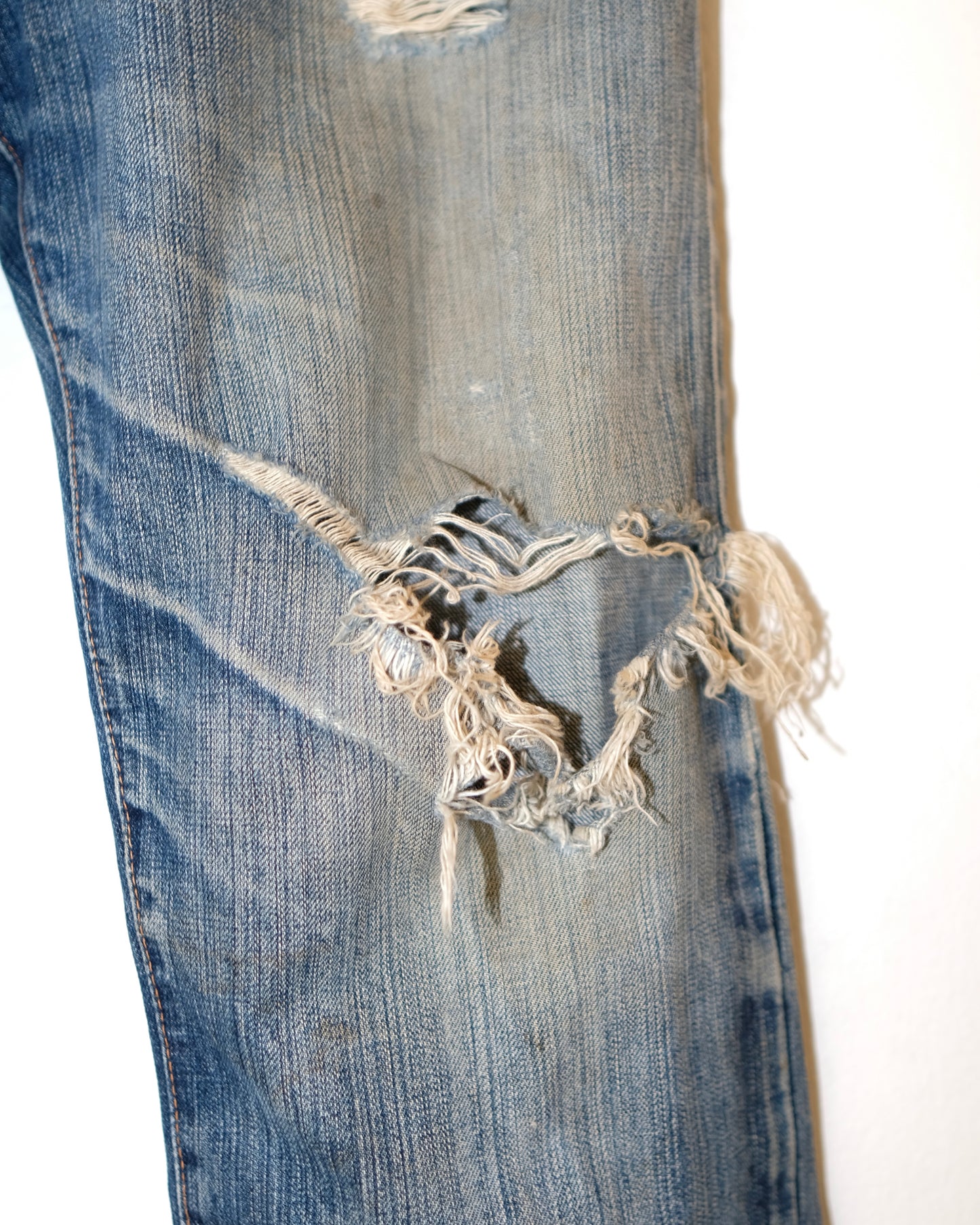 LEVI’S 501xx REDLINE FADED AND DISTRESSED MADE IN JAPAN