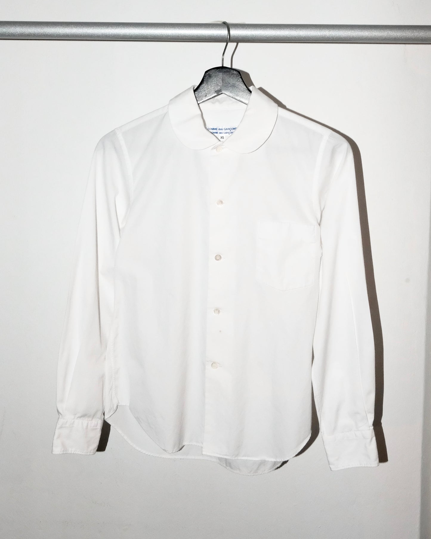 COMME des GARCONS WHITE ROUND COLLAR SHIRT