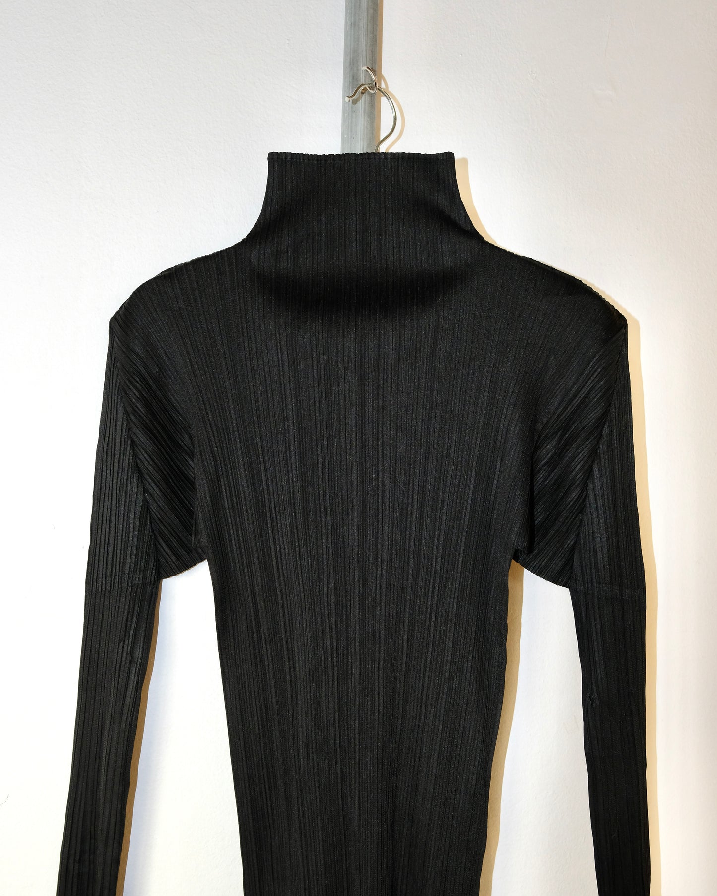 PLEATS PLEASE ISSEY MIYAKE HIGH COLLAR TOP