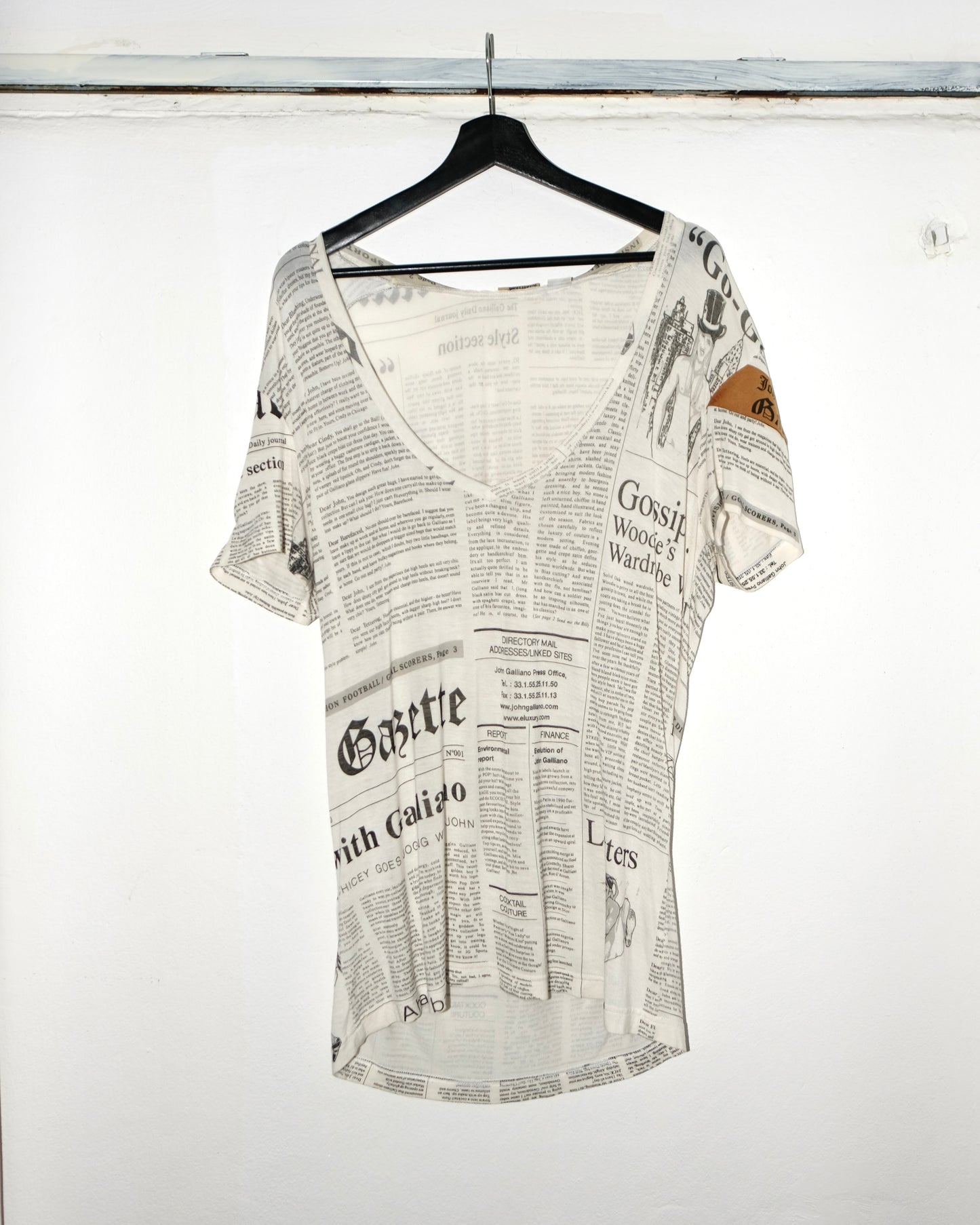 JOHN GALLIANO GAZETTE NEWSPAPER PRINTED TEE