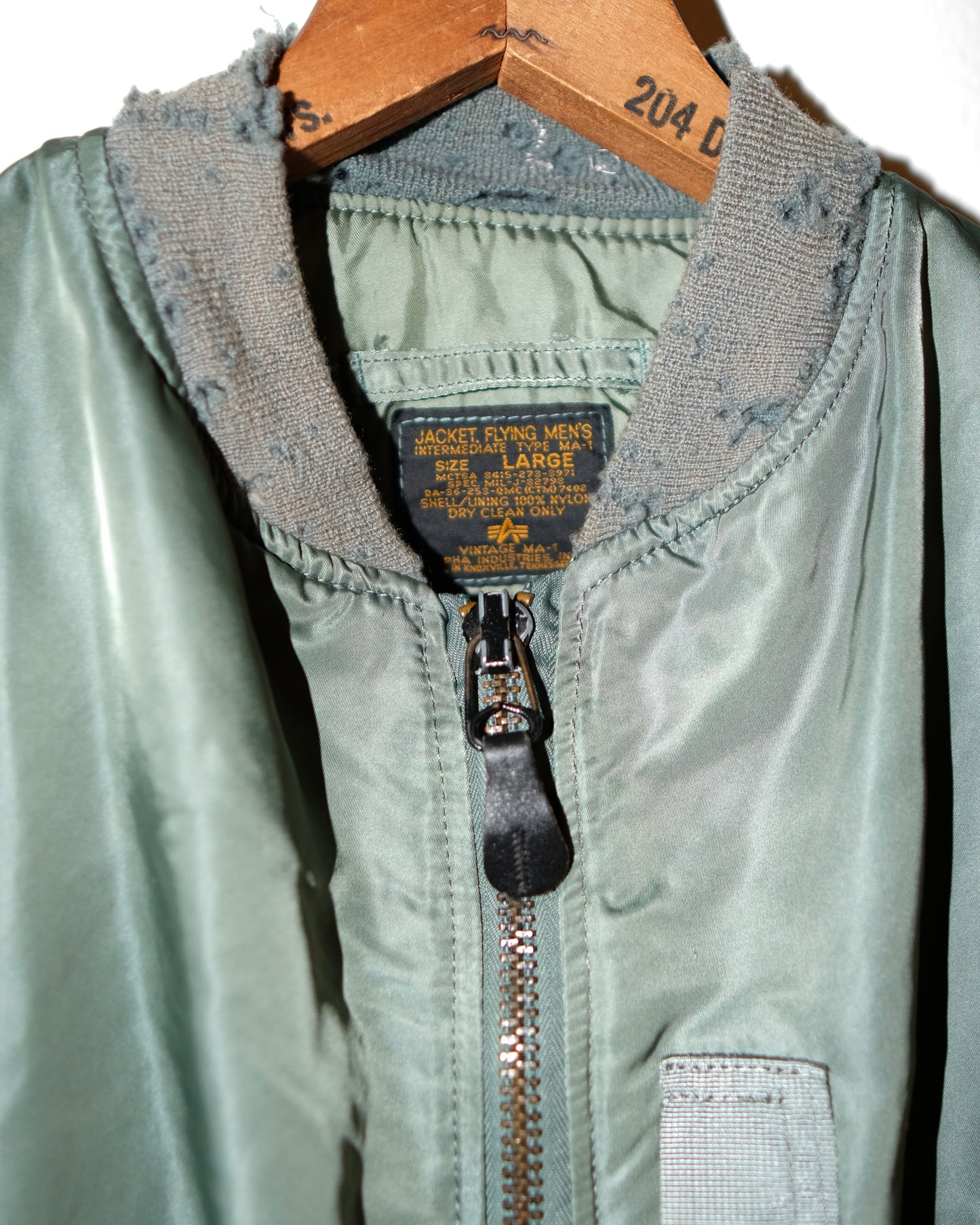 MA-1 ALPHA INDUSTRIES FLIGHT JACKET