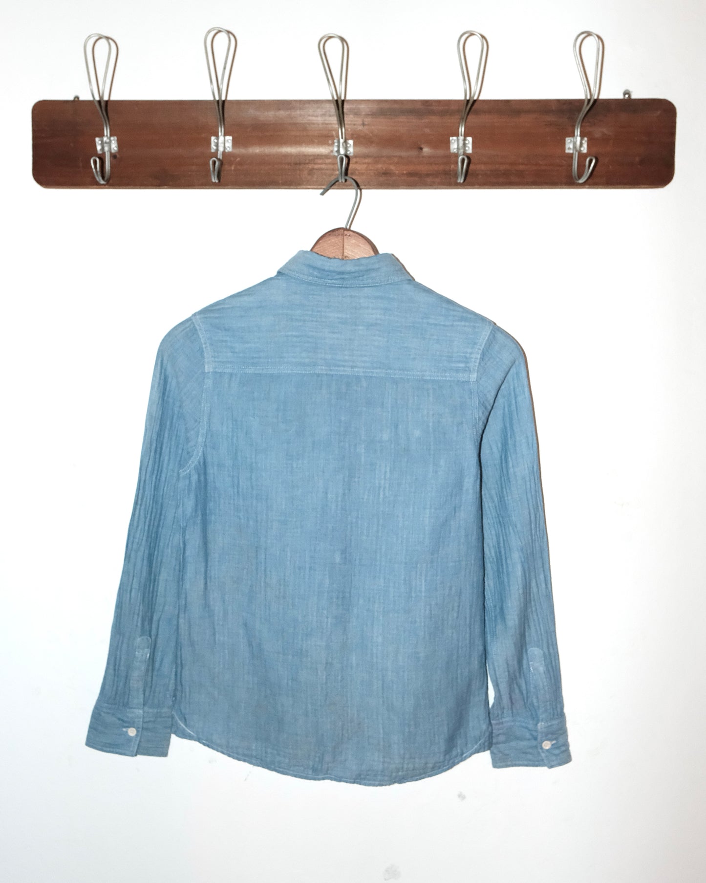 KRIFF MAYER CHAMBRAY COTTON BUTTON UP SHIRT
