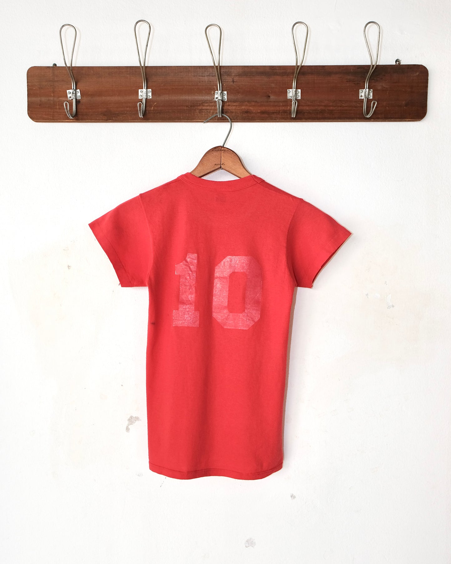 90s RUSS’S BARBERS BABY TEE
