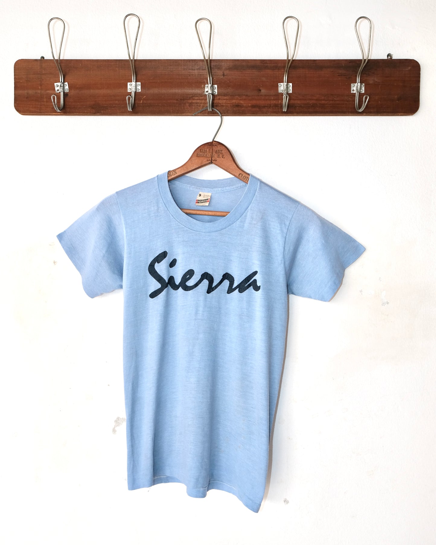 80s SIERRA FONT TEE