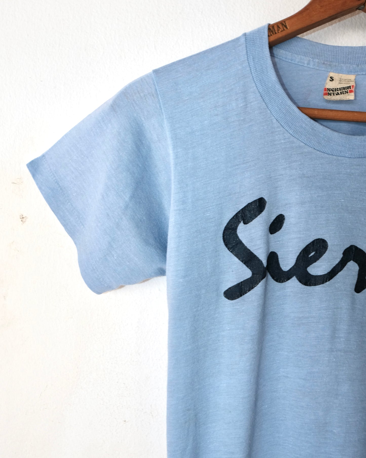 80s SIERRA FONT TEE