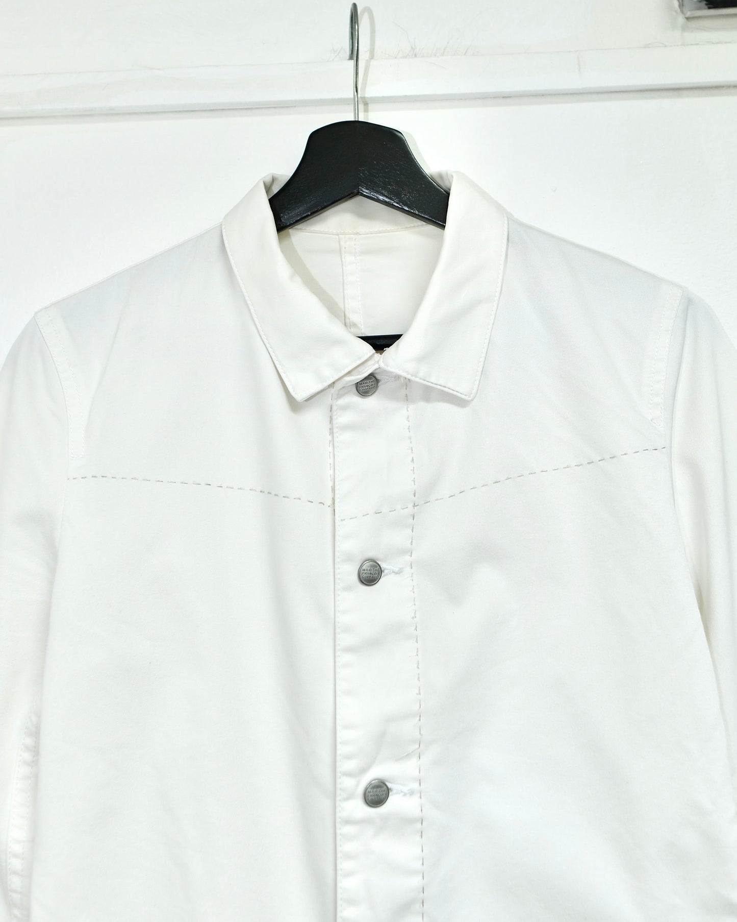 Marithé + François Girbaud WHITE BUTTON-UP SHIRT