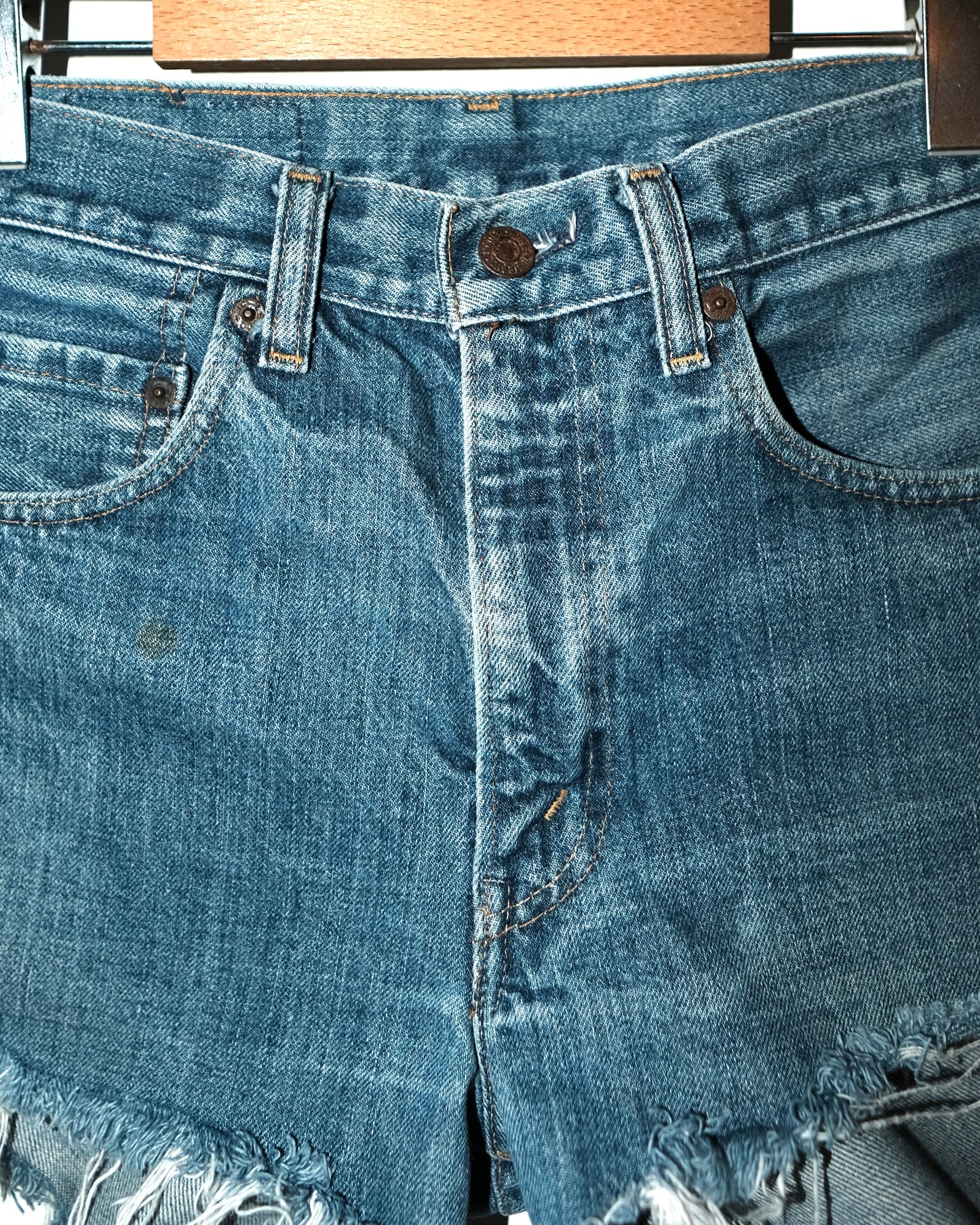 70s LEVI’S RED TAB CUT-OFF JEANS