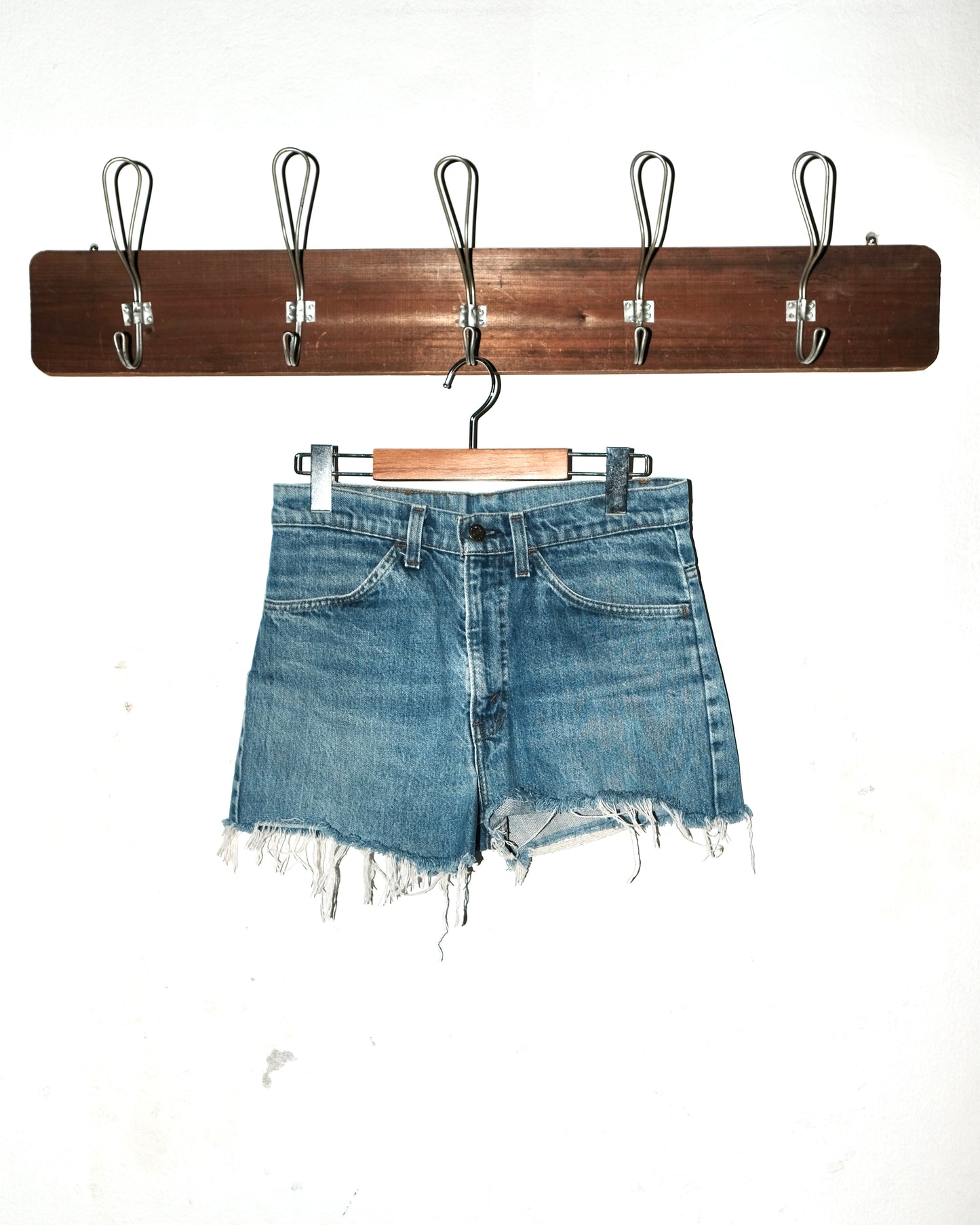 80s LEVI’S ORANGE TAB CUT-OFF JEANS