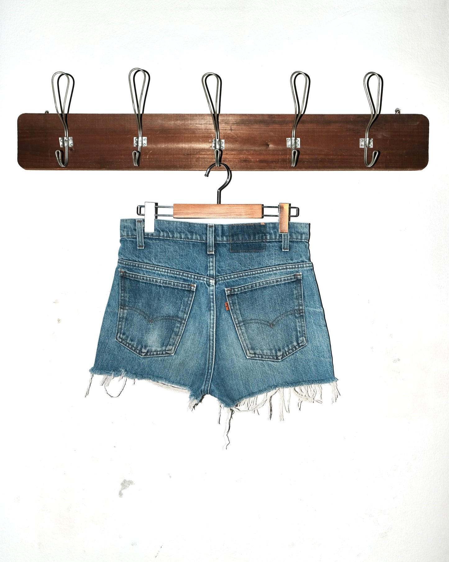 80s LEVI’S ORANGE TAB CUT-OFF JEANS