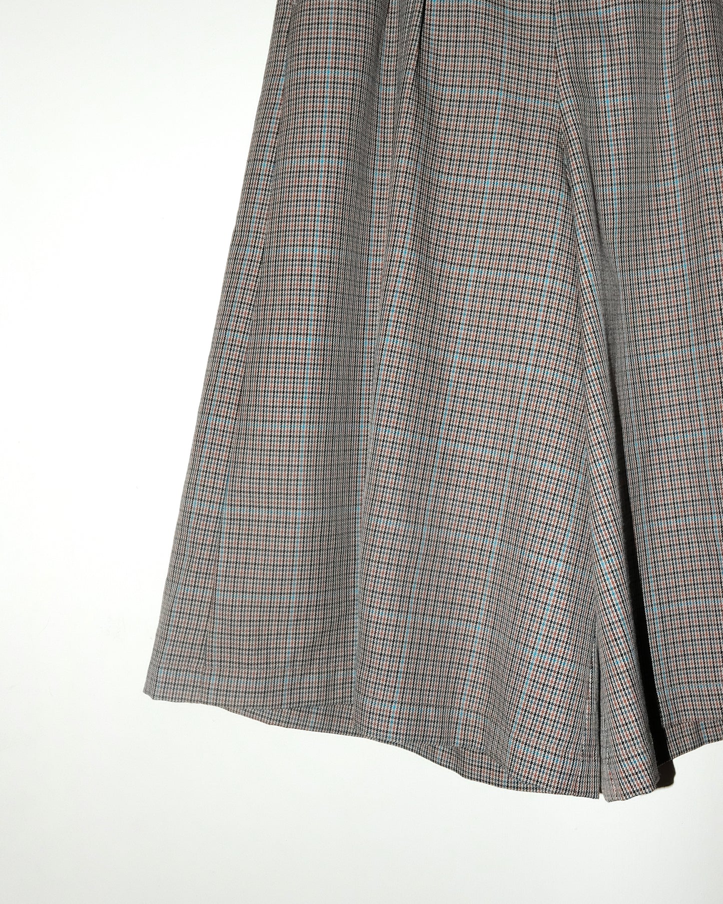 ZUCCA MINI TARTAN WILD LEG SHORT