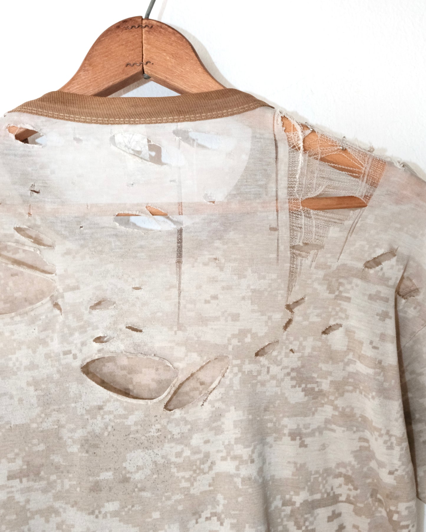 80s DIGITAL DESSERTS CAMO FADED&DISTRESSED TEE