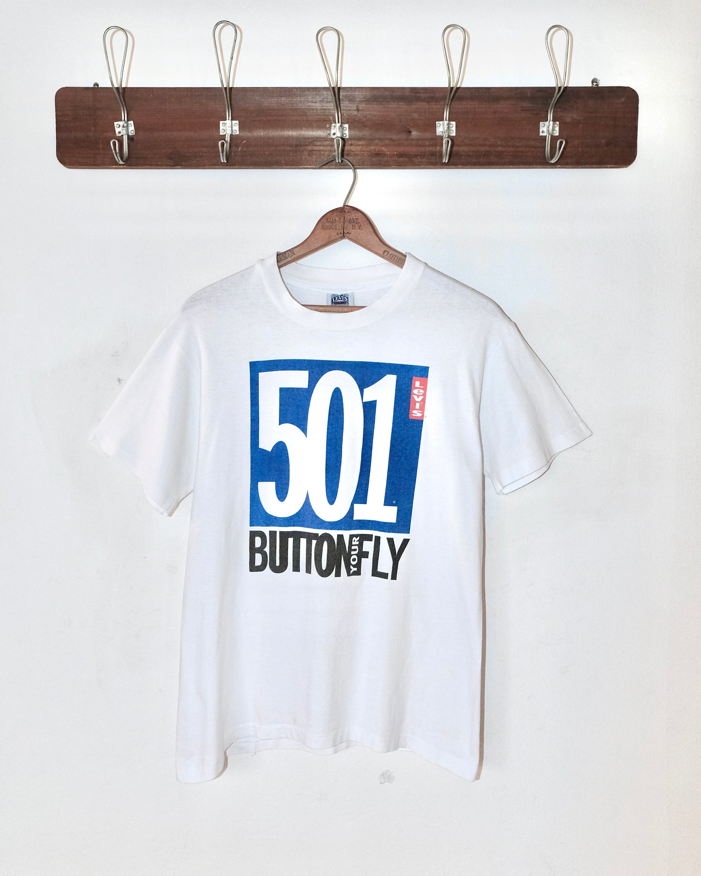 90s LEVI’S 501 BUTTONFLY TEE