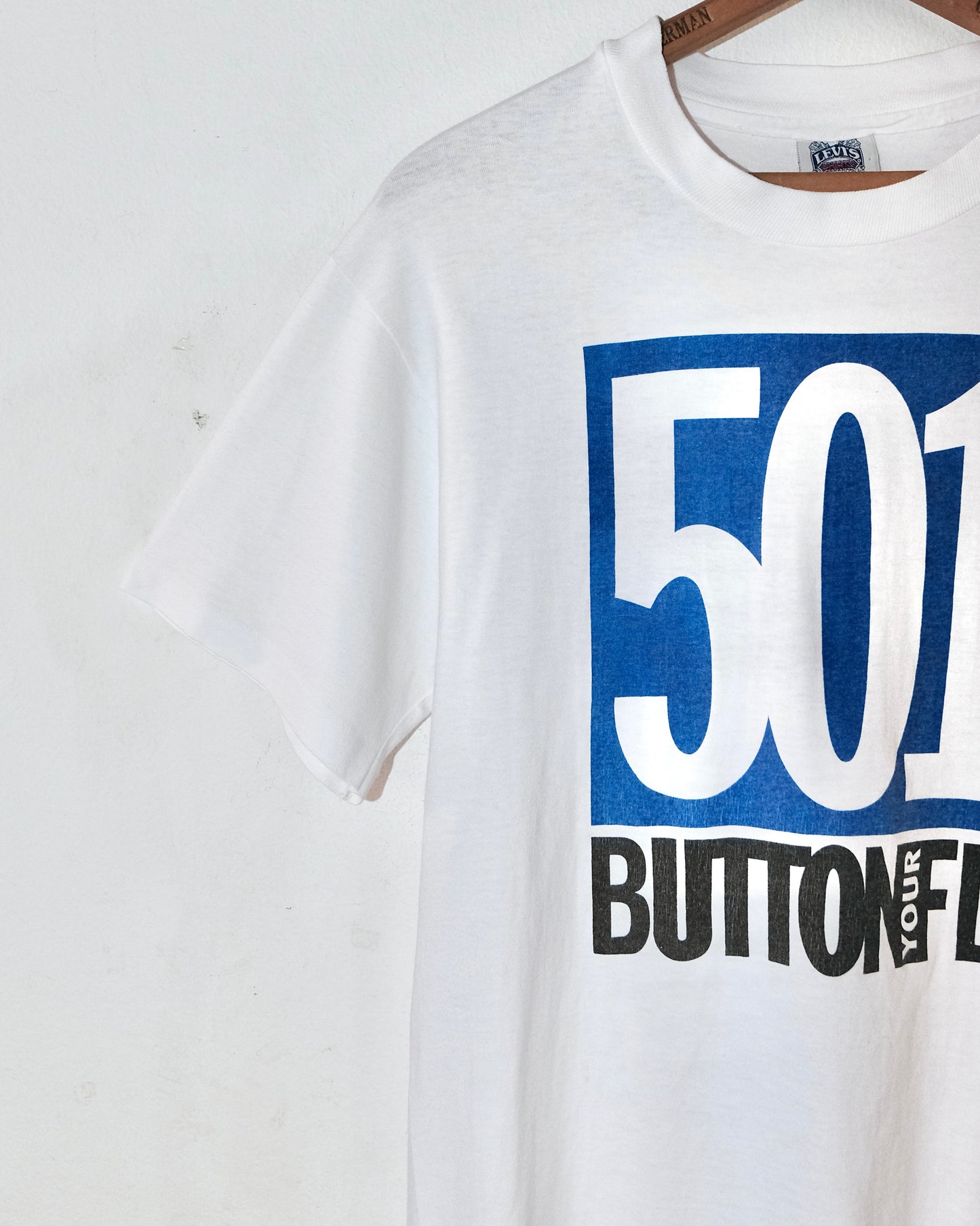 90s LEVI’S 501 BUTTONFLY TEE