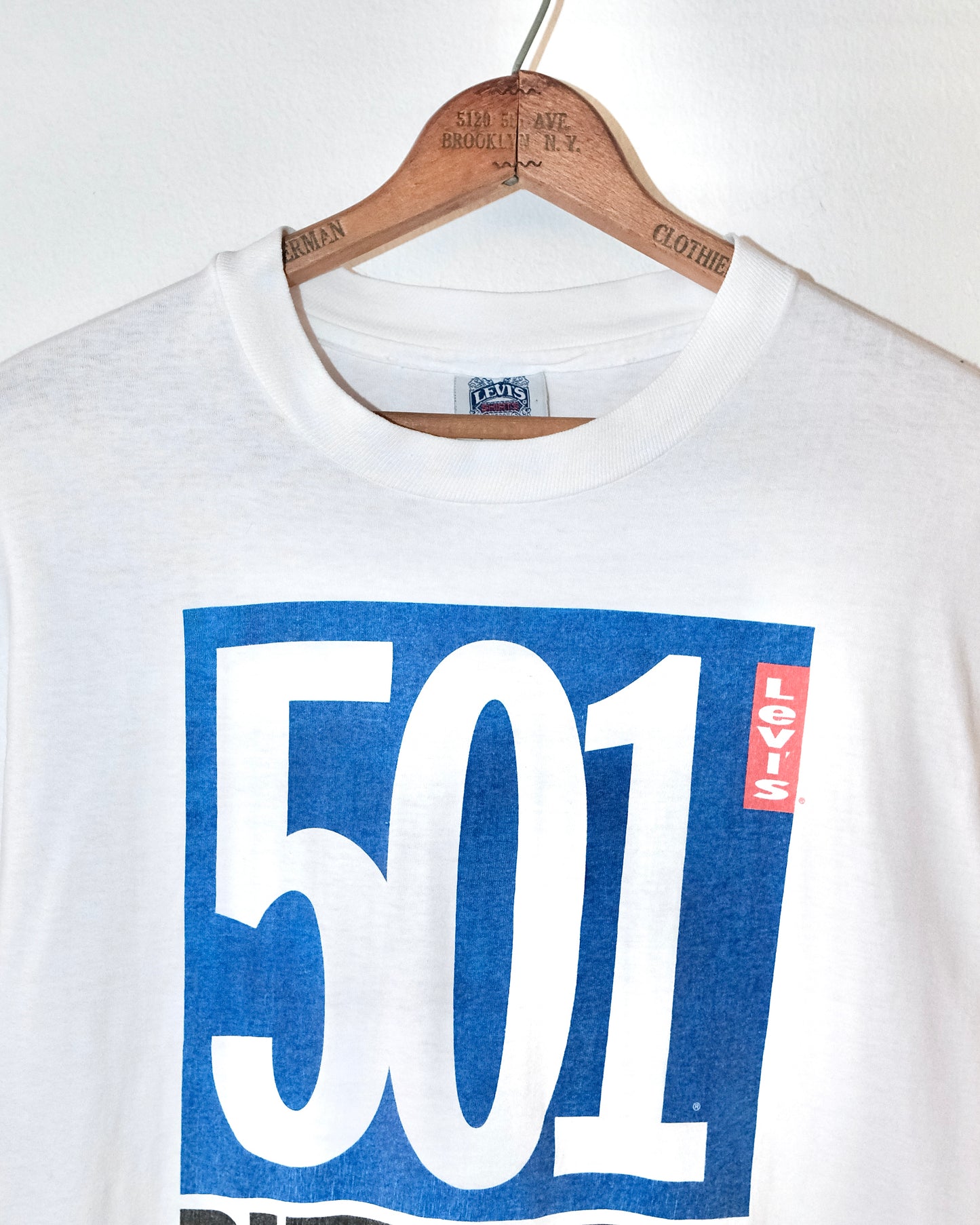 90s LEVI’S 501 BUTTONFLY TEE