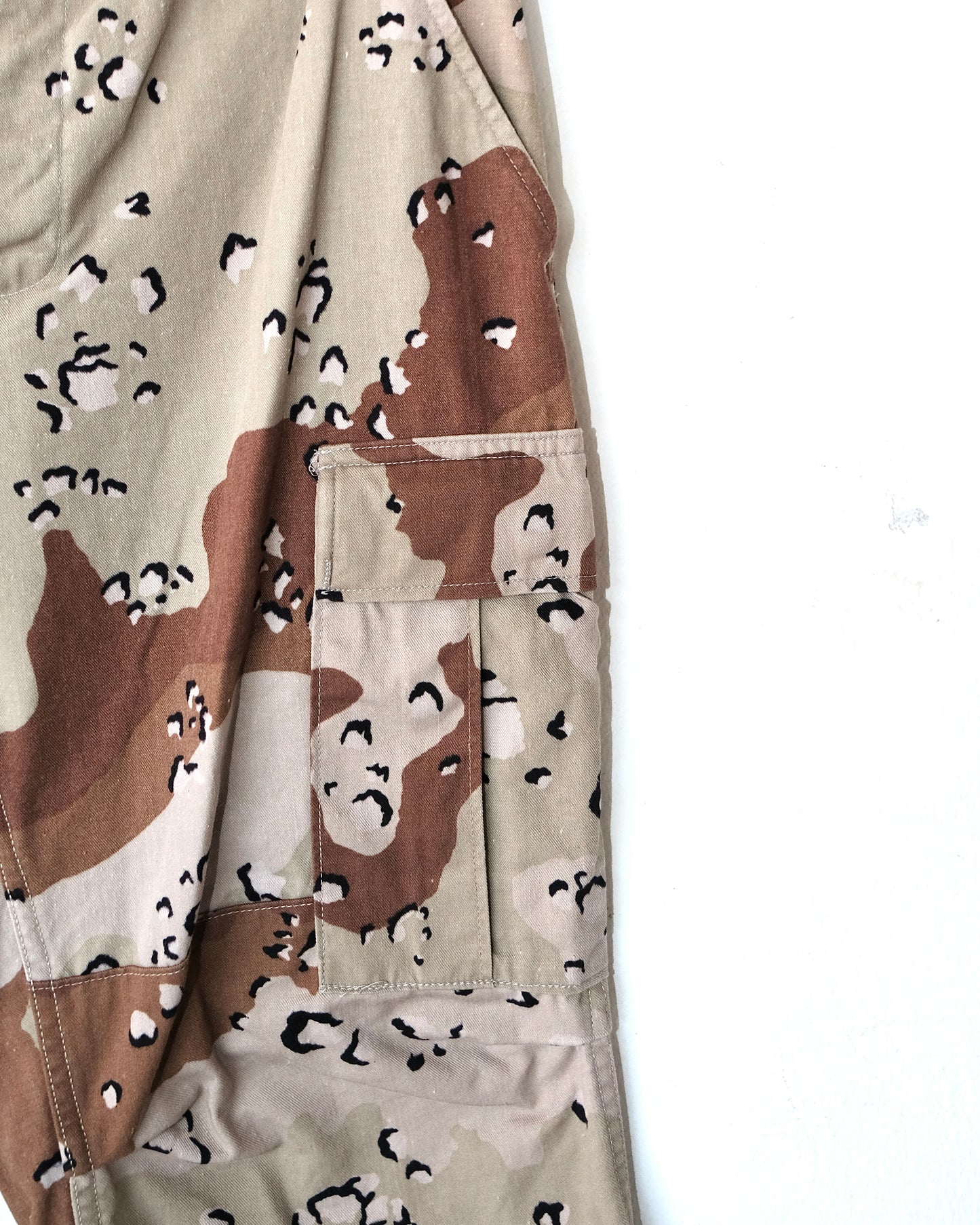 U.S.G.I DESERT CAMOUFLAGE BDU CARGO TROUSERS