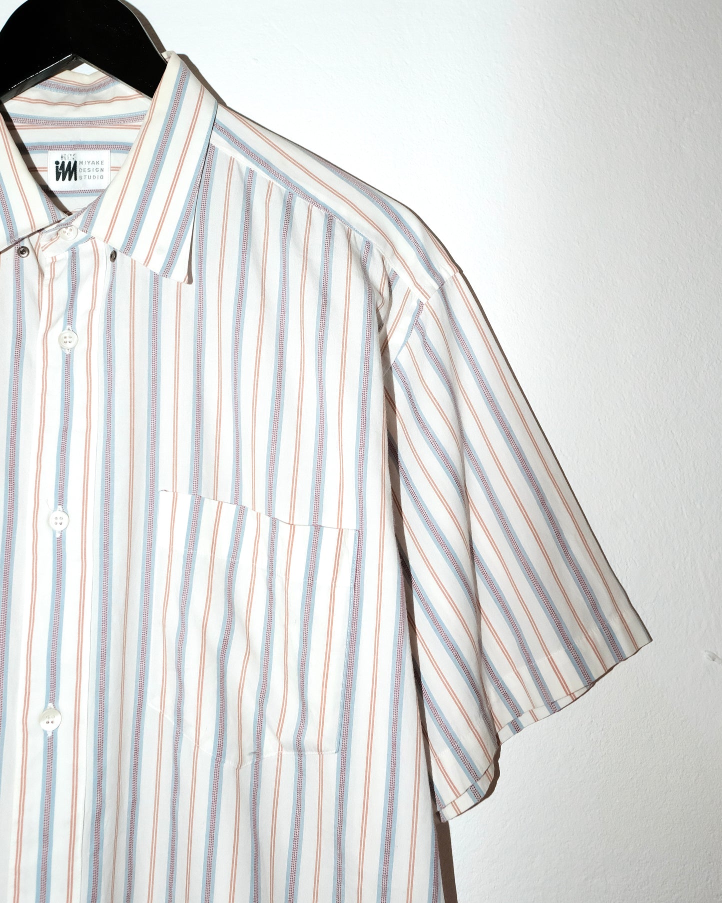 IM DESIGN BY ISSEY MIYAKE STRIPED SHIRT