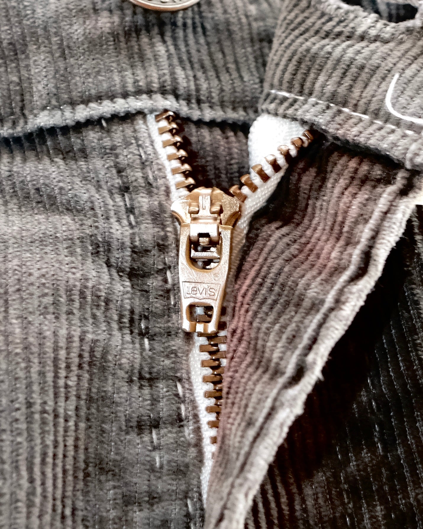 LEVI'S 501 WHITE TAB CORDUROY MADE IN U.S.A