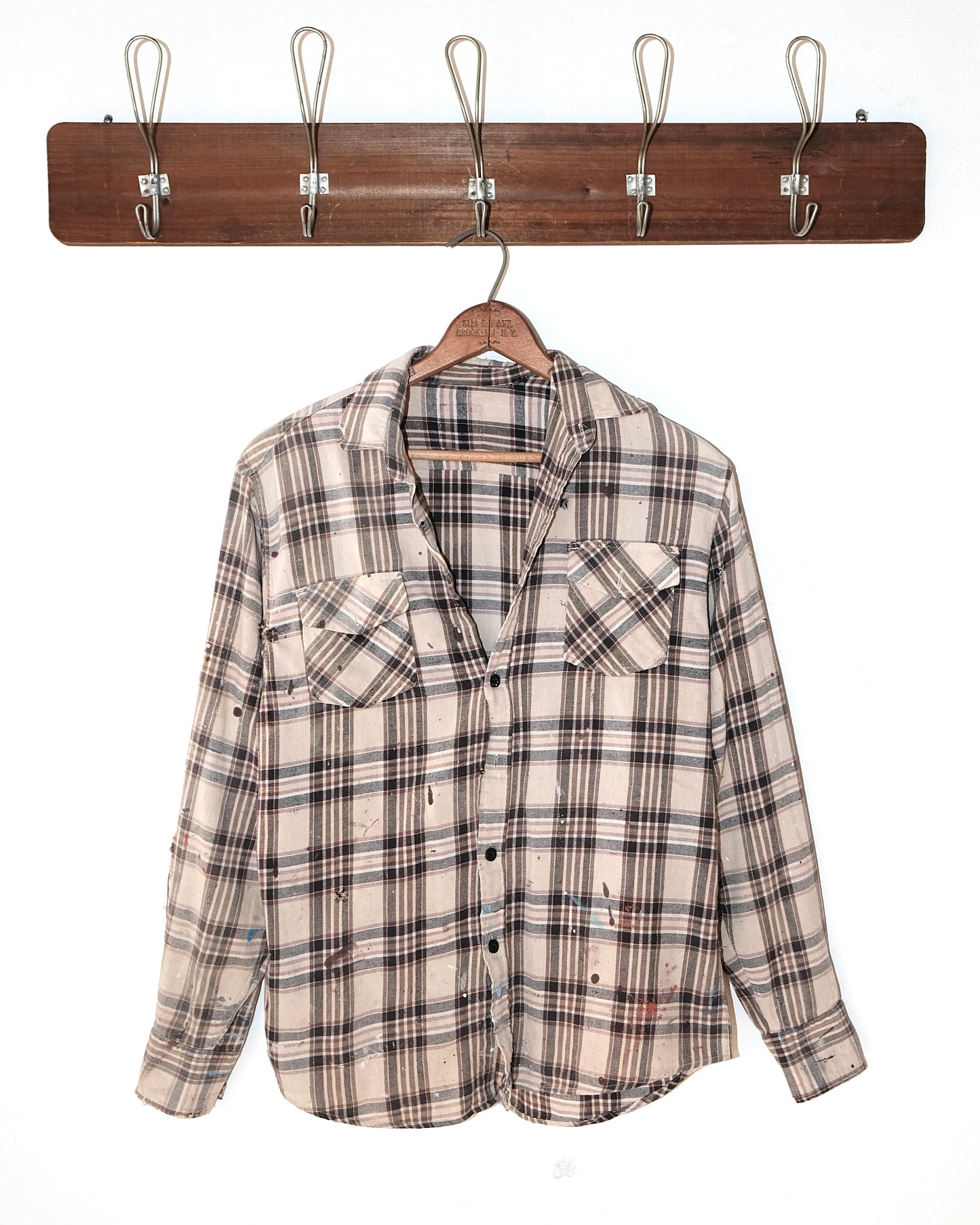 2000s UNKNOWN PLAID DISTRESSED SHIRT