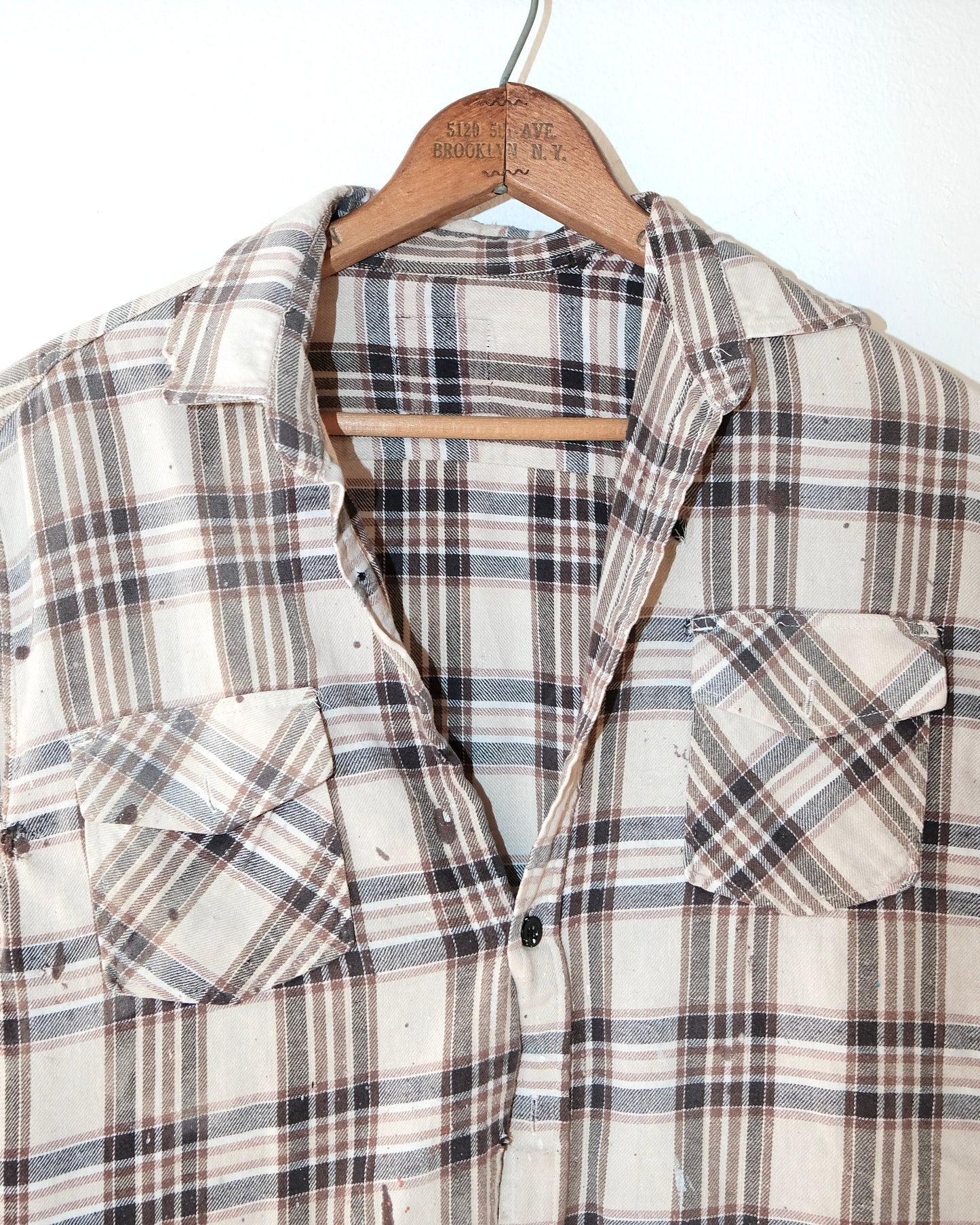 2000s UNKNOWN PLAID DISTRESSED SHIRT