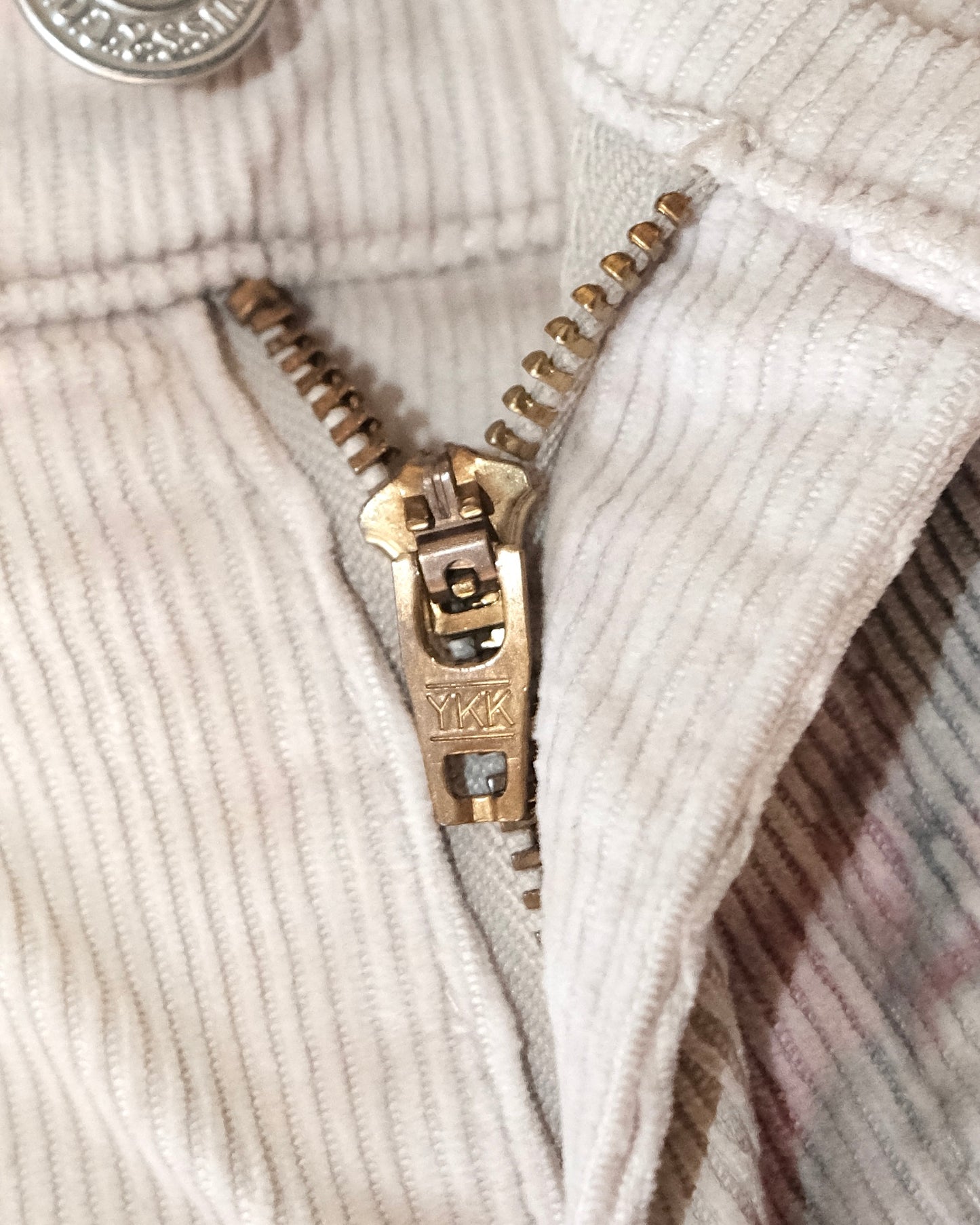80s LEVI’S CORDUROY BOOT CUT JEANS