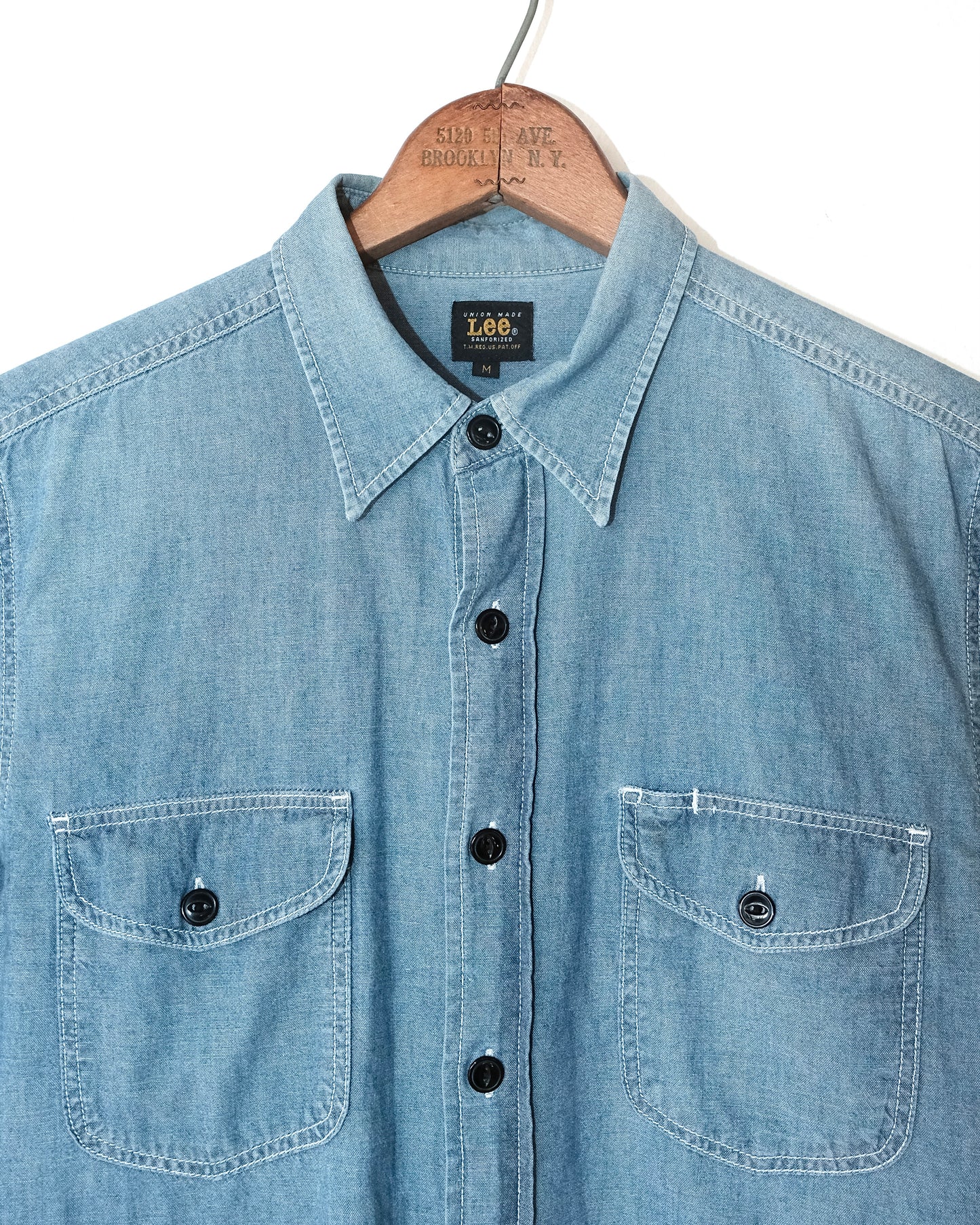 1990s LEE SANFORIZED  MADE IN JAPAN  CHAMBRAY BUTTON UP SHIRT