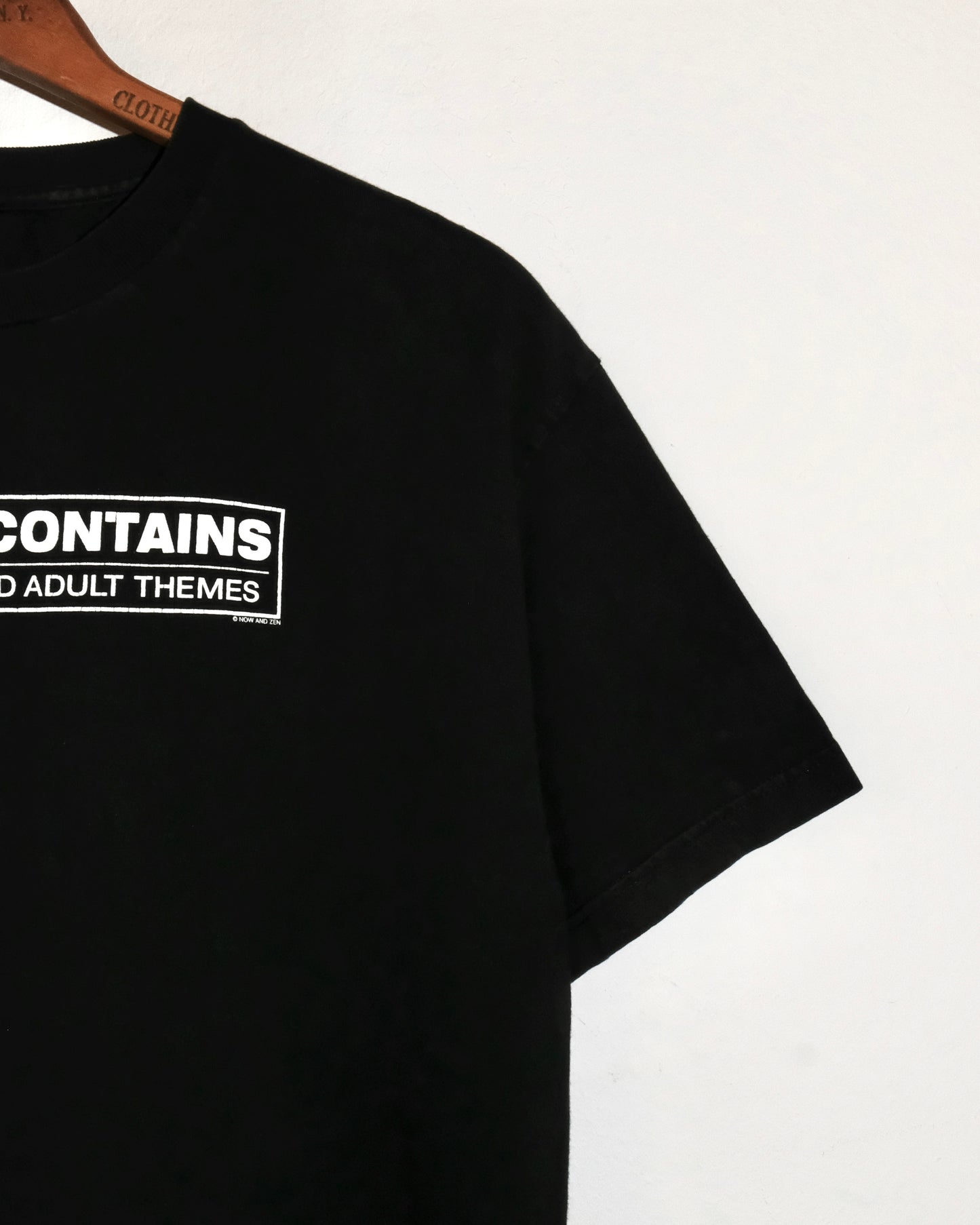 2000s THIS SHIRT CONTAINS NUDITY FONT TEE