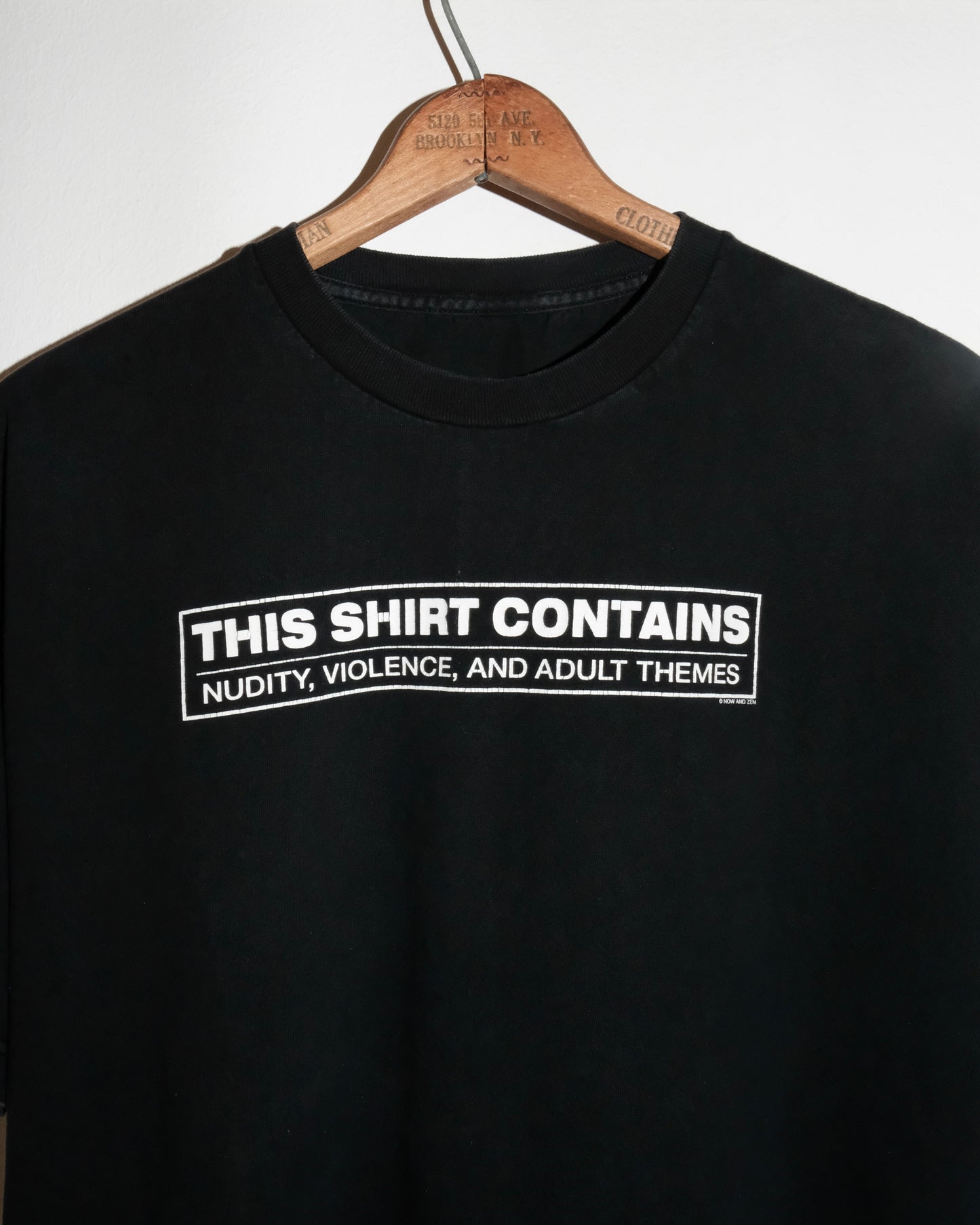 2000s THIS SHIRT CONTAINS NUDITY FONT TEE