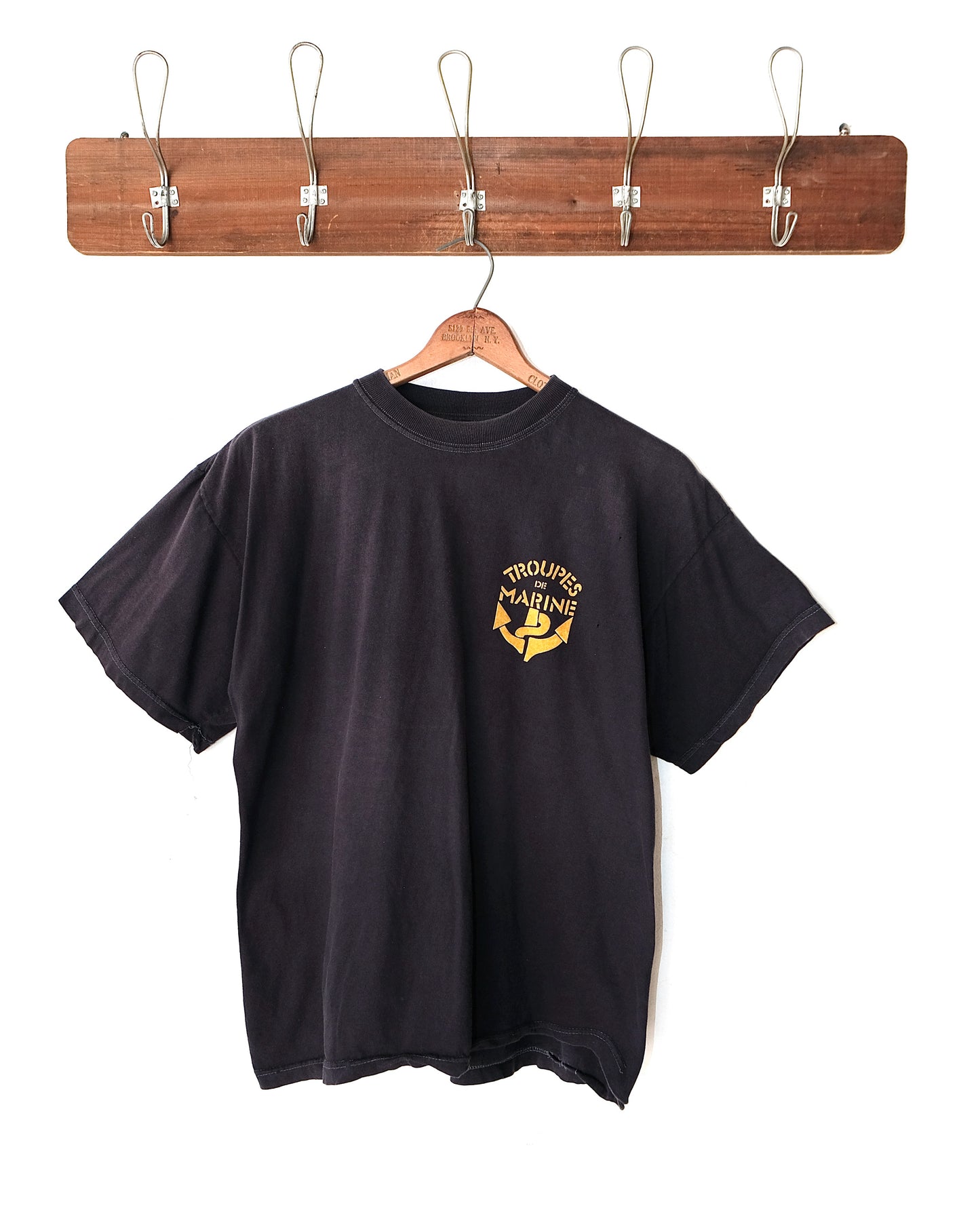 90s TROUPES OF MARINE FLOCK PRINT TEE